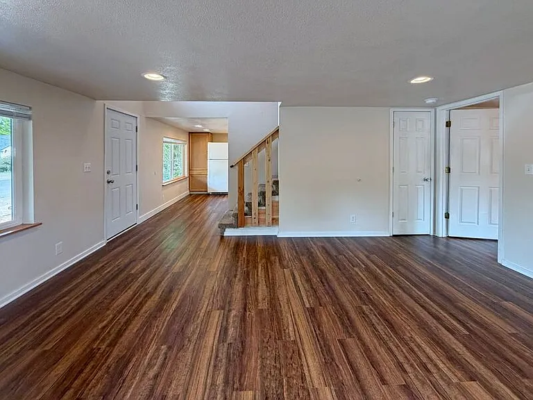 544 W 20th Ave — Photo 5