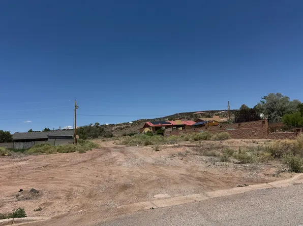 1213 N 3rd St, Grants, NM 87020