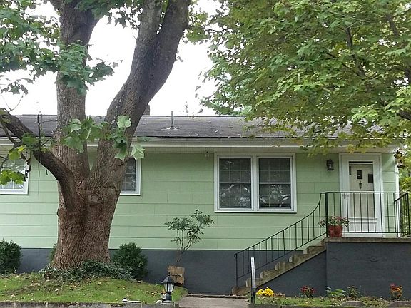 2nd image of 2334 Pine Ave
