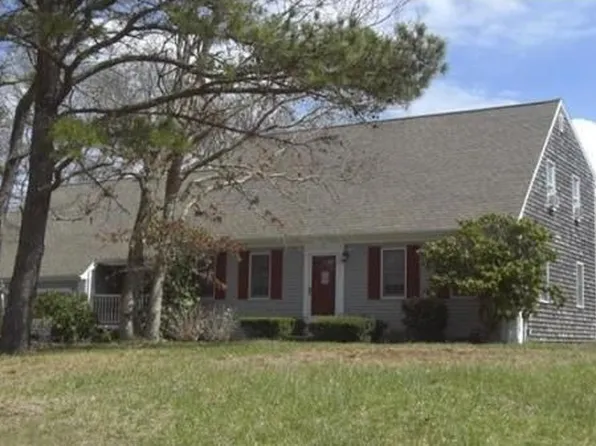 11 W Crossfield Rd, Forestdale, MA 02644