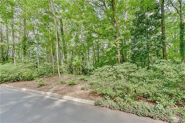 2nd image of 4003 Columbine Cres