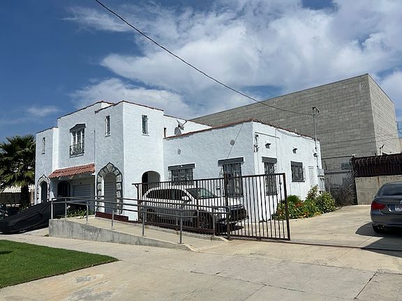 2nd image of 3438 Field Ave