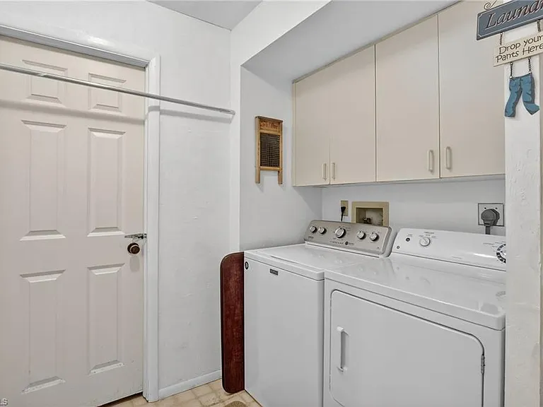 4210 Looking Glass Ln #4210 — Photo 16