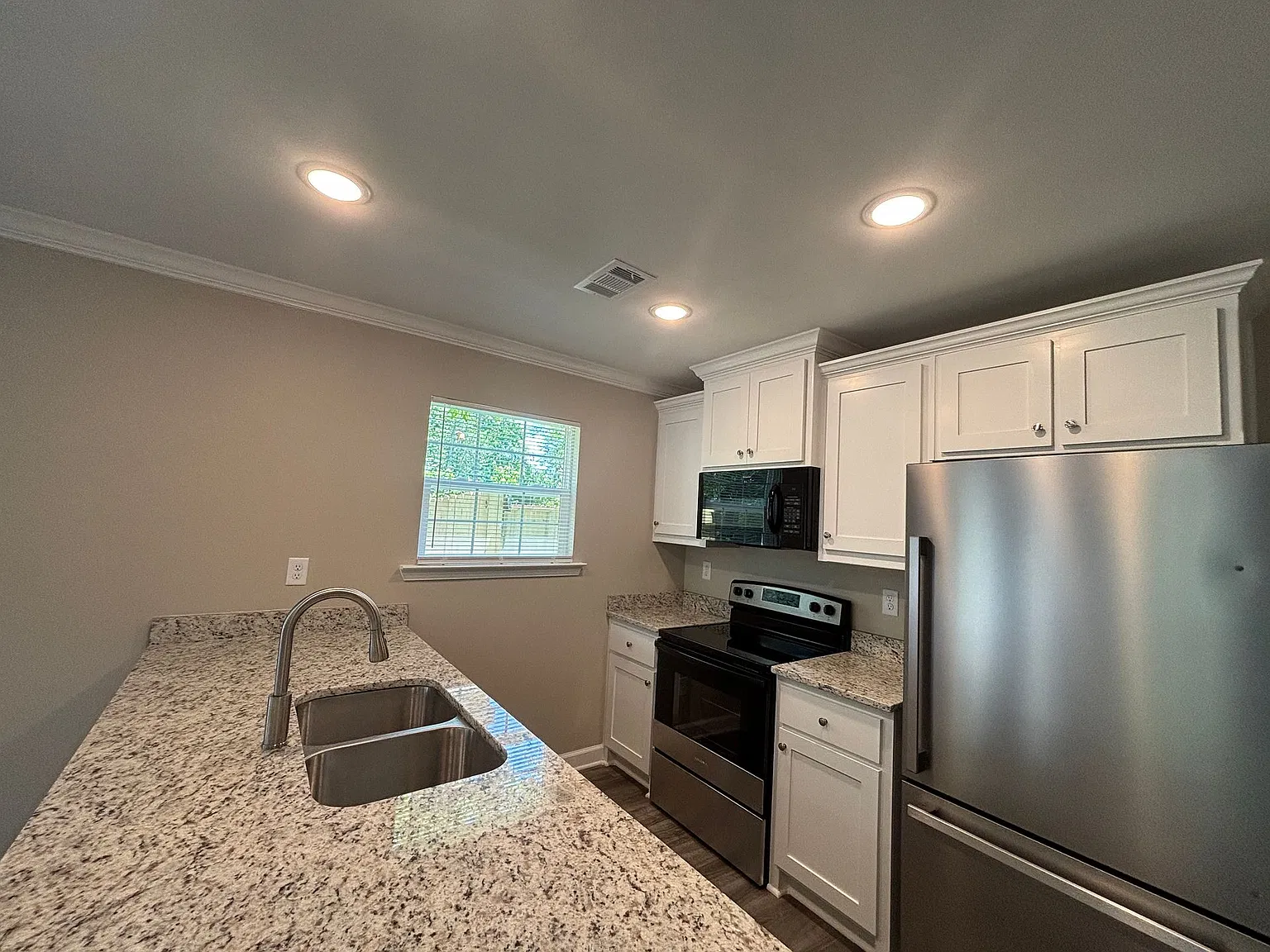127 Galloway Cir — Photo 3
