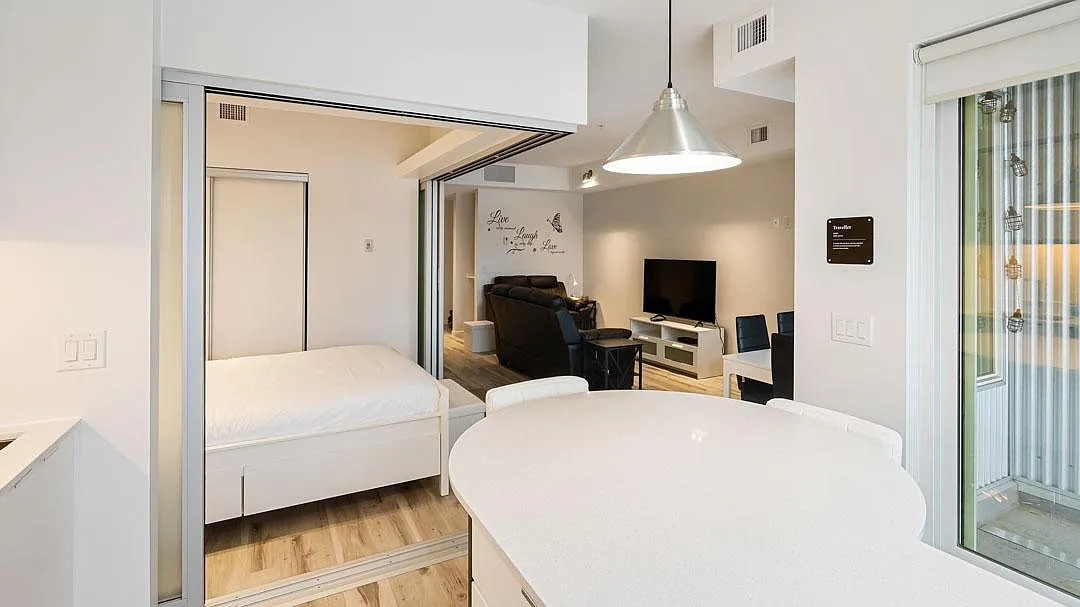 2 bed, 700 sqft, $2,150 — Photo 3