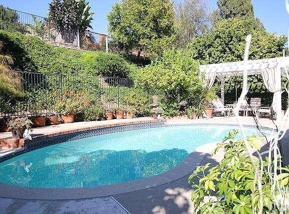5th image of 1673 Woodside Dr