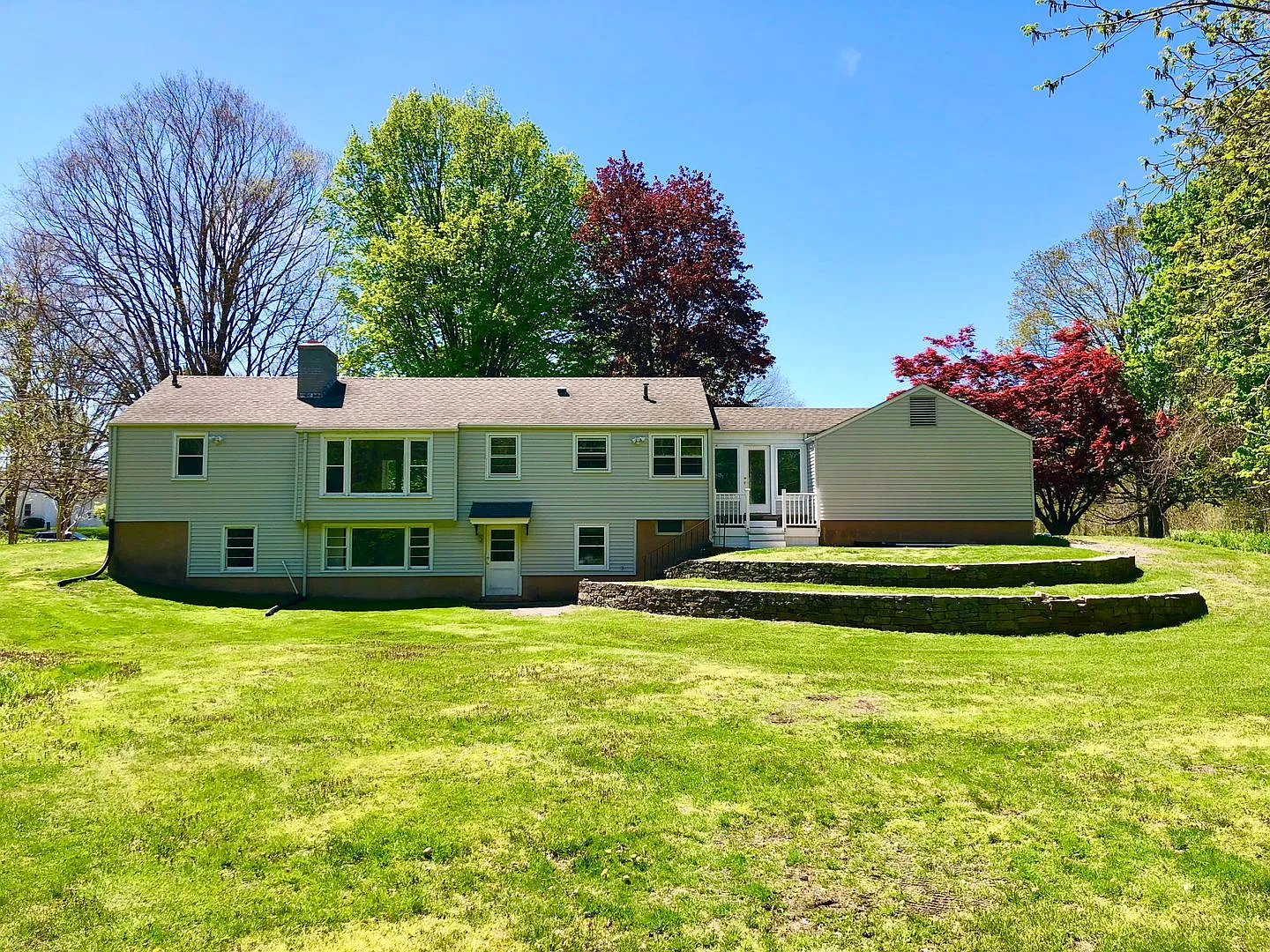 Main Street, Glastonbury single family home — Photo 2