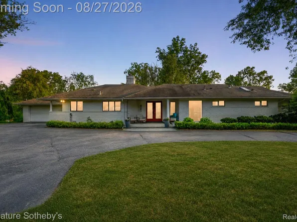 4701 W Maple Rd, Bloomfield Hills, MI 48301