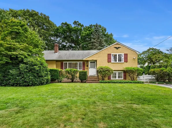 11 Clay St, Milton, MA 02186