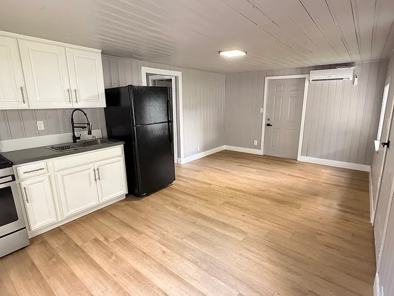 5331 Vanderlin St — Photo 2