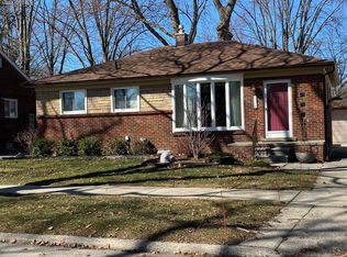 2279 Dunstable Rd, Birmingham, MI 48009