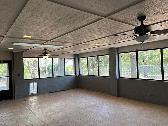 Screened in Porch