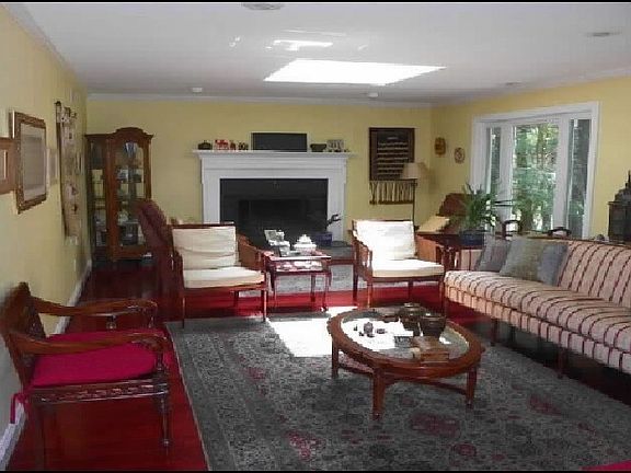 Spacious living room