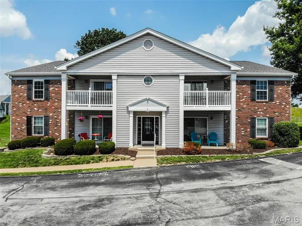 1 Berview Cir APT B, Saint Louis, MO 63129
