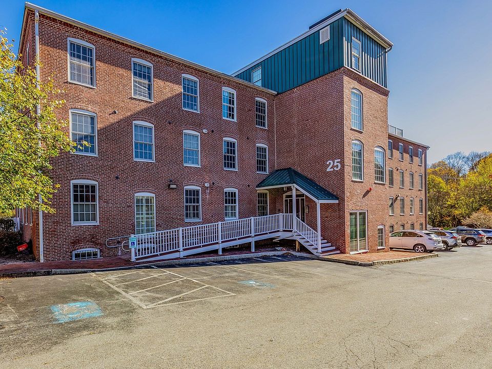1st image of 25 Cedar St Unit 3