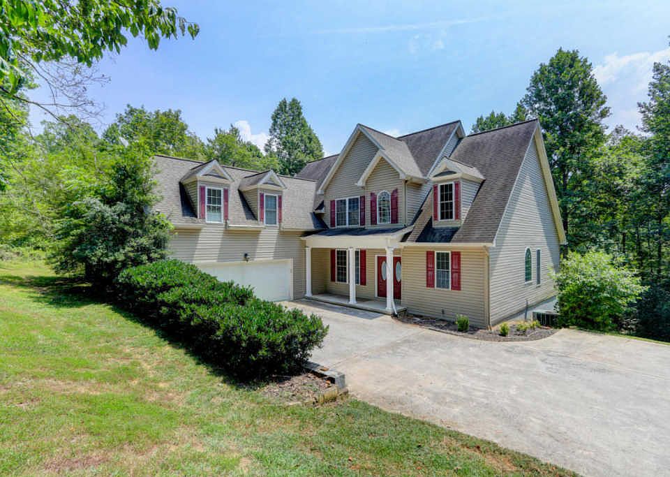 2nd image of 2609 Pine Hill Dr