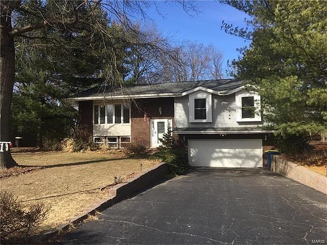 1st image of 19 Trailridge Ln