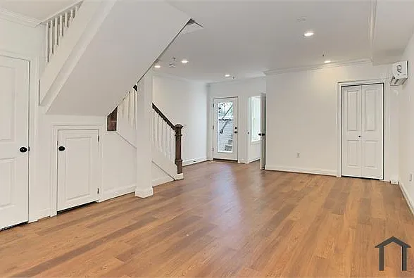 1822 C St NE #1 — Photo 9