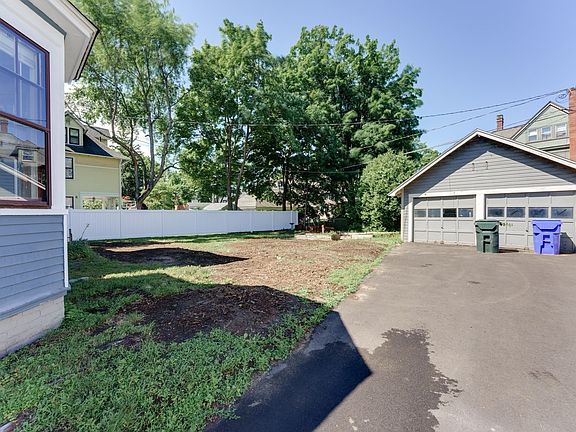 4th image of 30 Firglade Ave