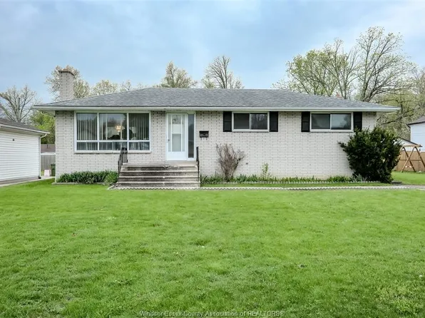 3949 Woodward Blvd, Windsor, ON N8W 2Z5