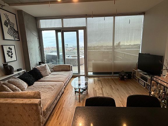 2nd image of 1720 S Michigan Ave APT 815