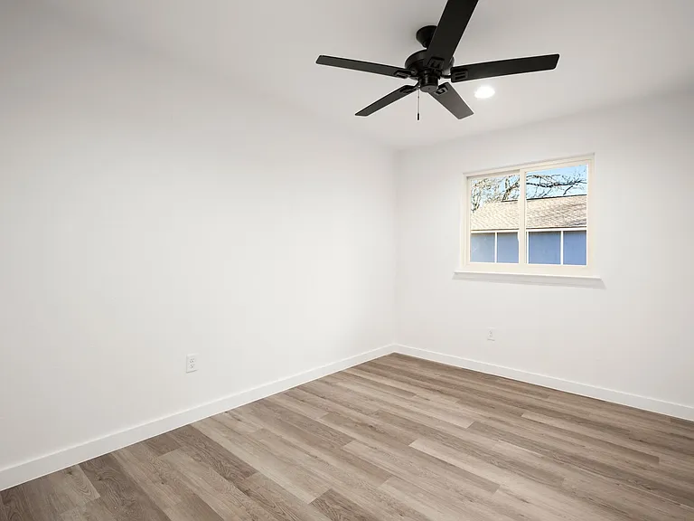 9717 Anderson Village Dr — Photo 13