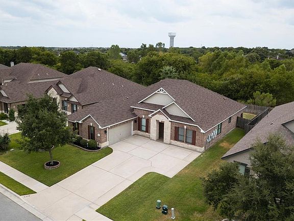 3rd image of 713 Willow Walk Dr