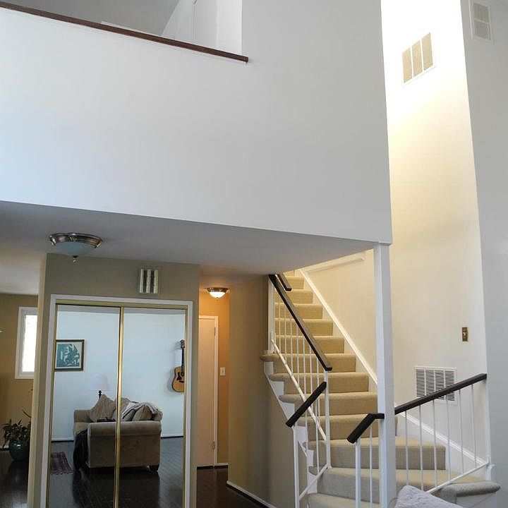 1st image of 2424 Nottingham Dr