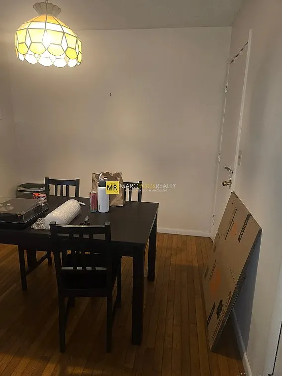 2 bed, 1.0 bath, 745 sqft, $2,400 — Photo 2