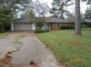 419 Hacienda Ave, Hattiesburg, MS 39402