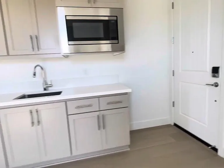 1240 N Martorella Ave — Photo 1