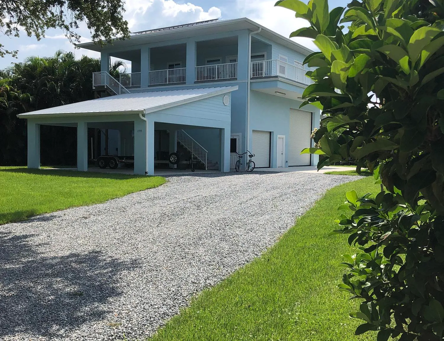 3 bed, 2.0 bath, 1160 sqft, $3,200 — Photo 1