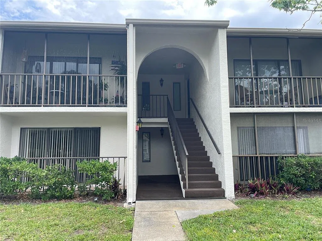 1 bed, 1.0 bath, 805 sqft, $1,150 — Photo 1