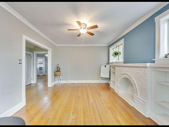 4th image of 4954 N Monticello Ave #1