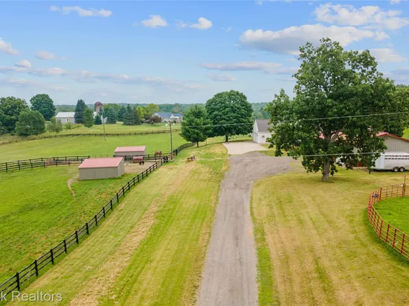 4536 Crandall Rd, Howell, MI 48855