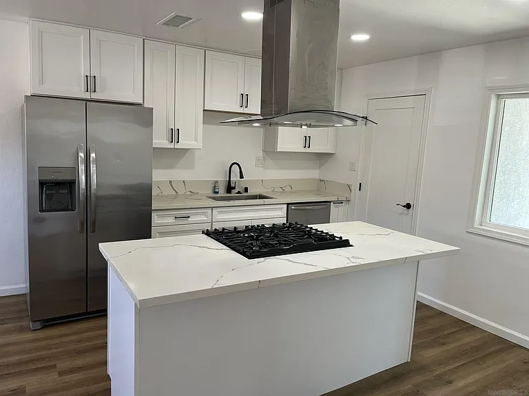 5375 Churchward St — Photo 2