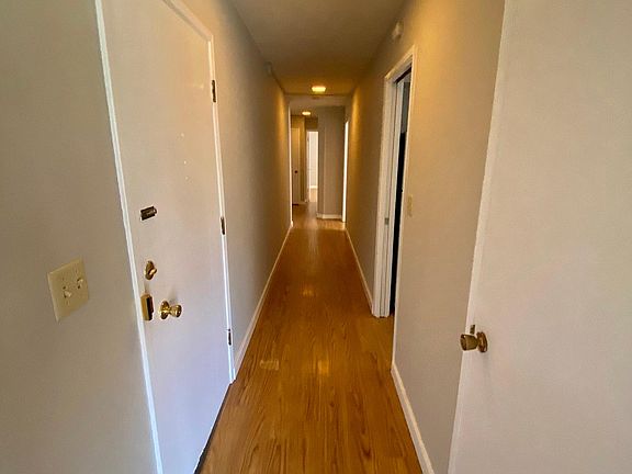 2nd image of 270 Wayne Ave #102