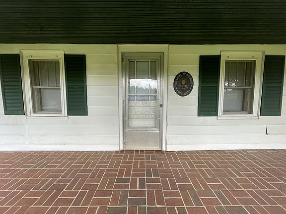Broad front porch, perfect for rocking chairs and gliders.