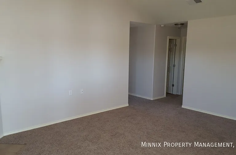 2220 99th St — Photo 7
