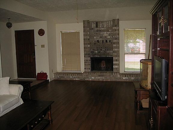 2nd image of 1226 Summer Park Ln