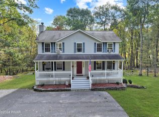 140 Arrowood Dr, Milford, PA