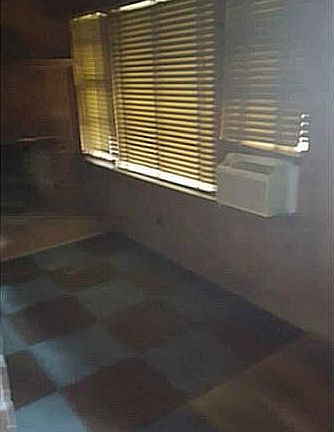 4th image of 2600B Greenwood Dr