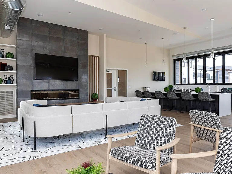 Avalon Apartments & Townhomes — Photo 33
