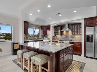 512 Esplanade APT 303, Redondo Beach, CA 90277