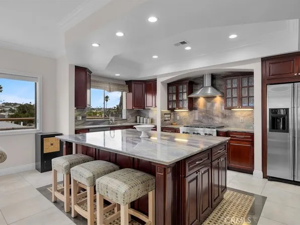 512 Esplanade APT 303, Redondo Beach, CA 90277