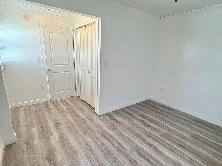469 River St — Photo 15