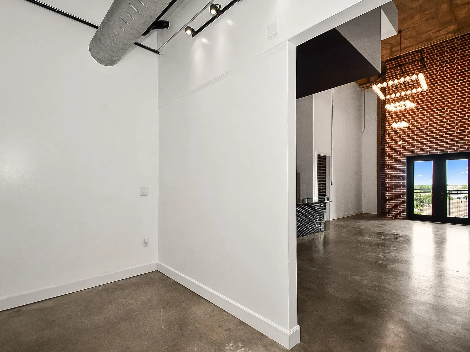 1111 Studewood St — Photo 3