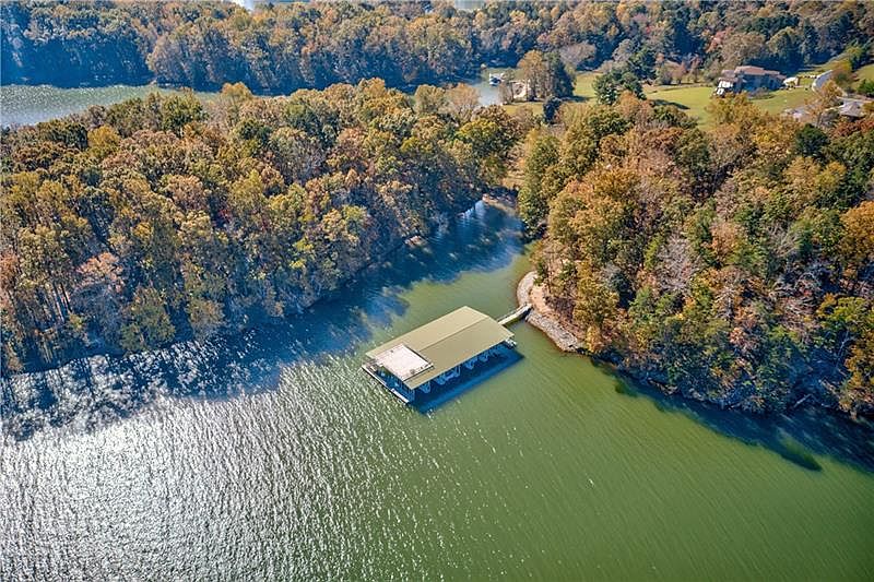 1st image of 8420 Lyonesse Dr