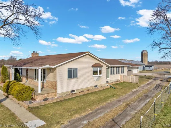 7410 Wilson Rd, Montrose, MI 48457