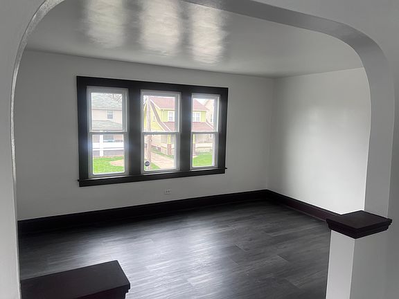 2nd image of 9808 Parkview Ave #2